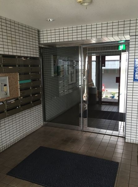 ライオンズマンション神戸花隈のエントランス