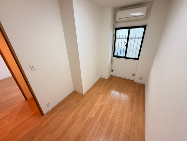 神戸市灘区森後町２丁目の賃貸マンションの居間・リビング