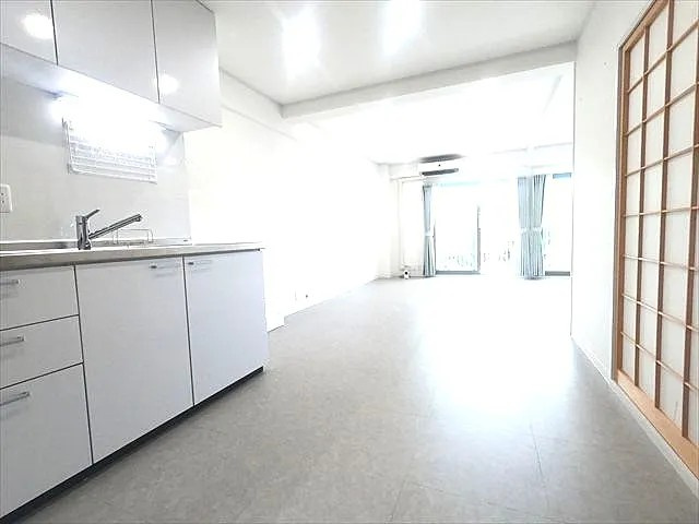 神戸市東灘区住吉台の賃貸マンションの居間・リビング