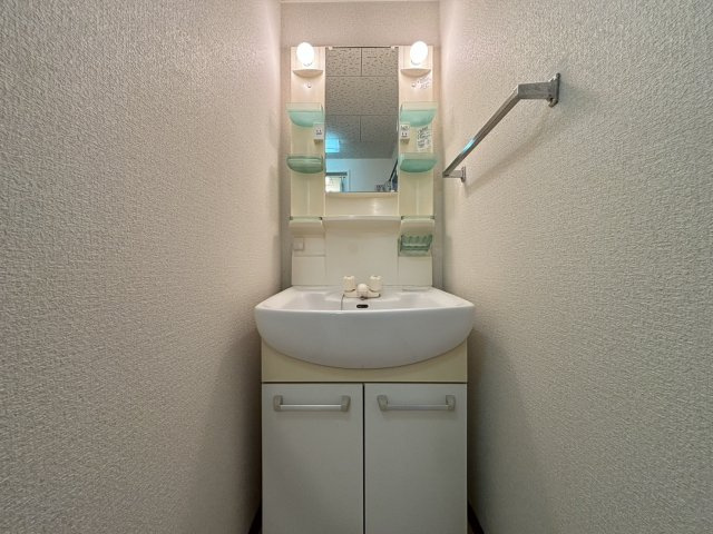 神戸市東灘区北青木３丁目の賃貸マンションの洗面所