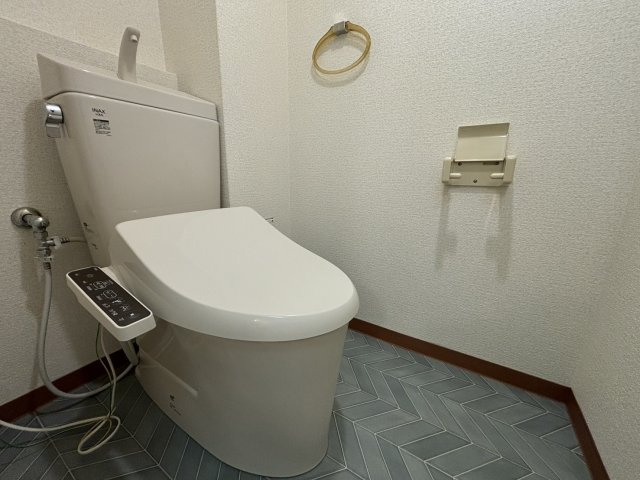 神戸市東灘区北青木３丁目の賃貸マンションのトイレ
