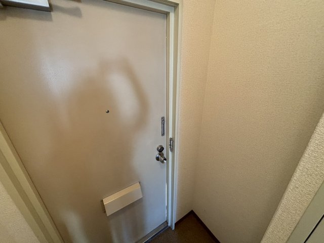 神戸市東灘区北青木３丁目の賃貸マンションの玄関