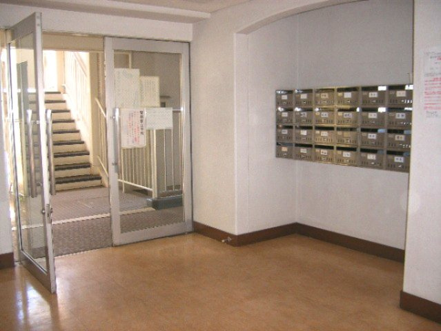 神戸市東灘区北青木３丁目の賃貸マンションの居間・リビング