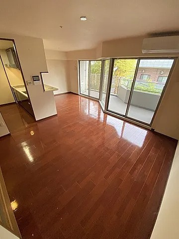 西宮市大浜町の賃貸マンションの居間・リビング