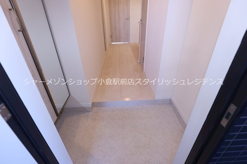 ブルースクエアー響IVの玄関