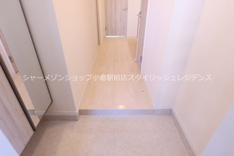 ブルースクエアー響IVの玄関