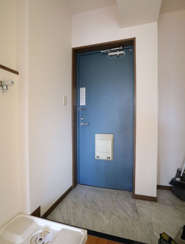 ＥＣＬＵＳＥの玄関
