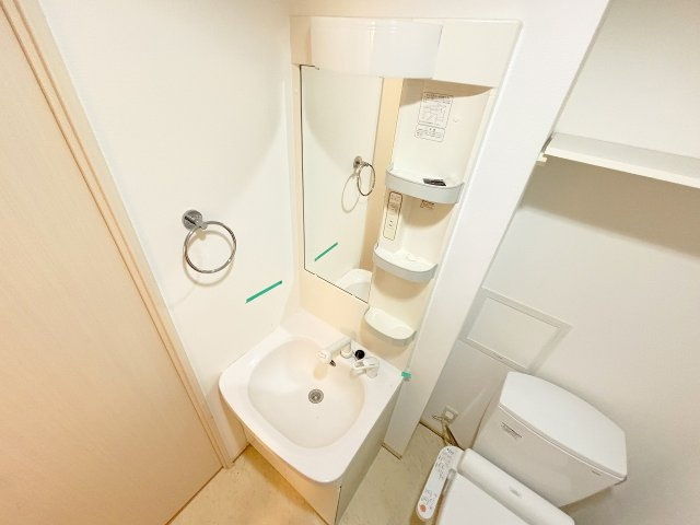ラクラス新大阪の独立洗面台