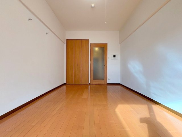 シャインビュー新大阪の洋室