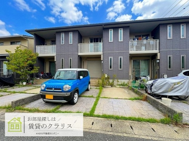 シャーメゾン沙羅の駐車場