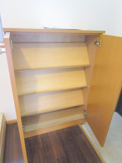 ヘーベル弥生の玄関