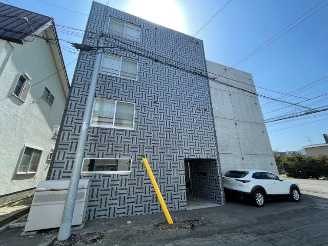 ＣＵＲＴＩＳ　ＳＵＭＩＫＡＷＡ