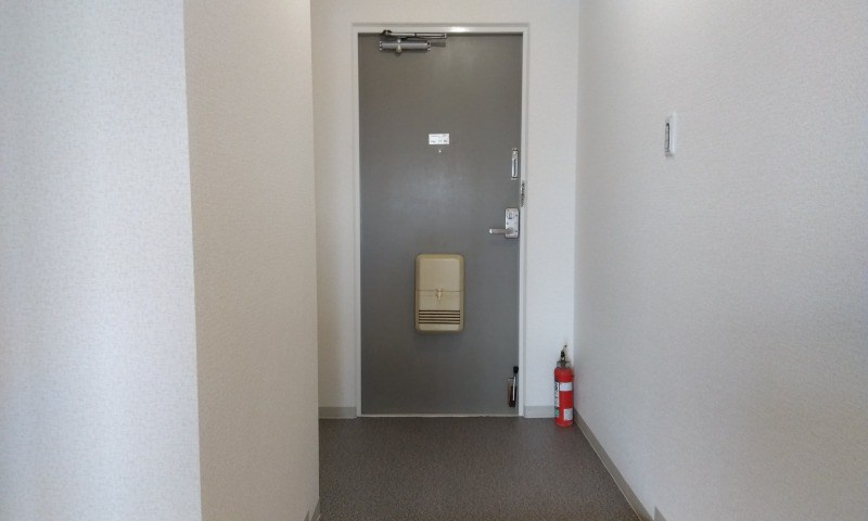 クリサンテＢ の玄関