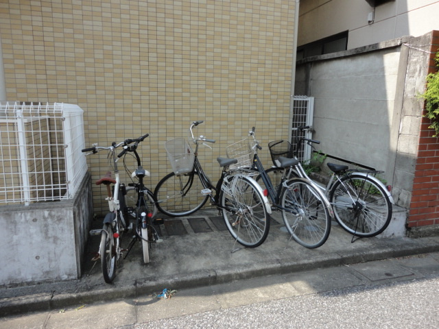 フローラルパークのその他共用部分|共用設備1　駐輪場