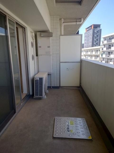 イニシア上野稲荷町のバルコニー