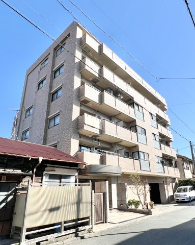 ナイスアーバン浜松中央の外観|浜松駅から徒歩9分！6階建てで、南向きの陽当たり良好な3LDKの物件になります。