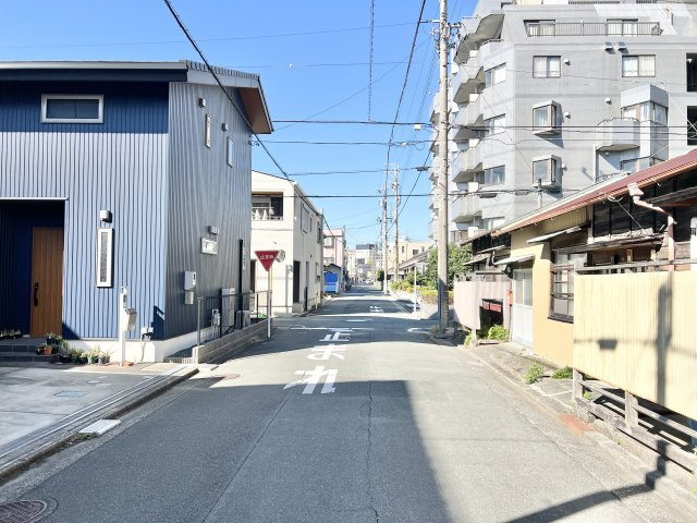 ナイスアーバン浜松中央の周辺|物件前の道路になります。