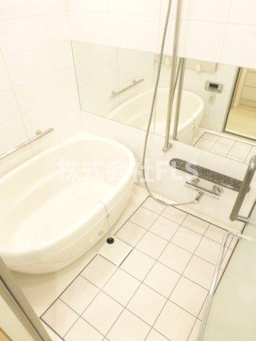 港区麻布十番３丁目の賃貸マンションの浴室