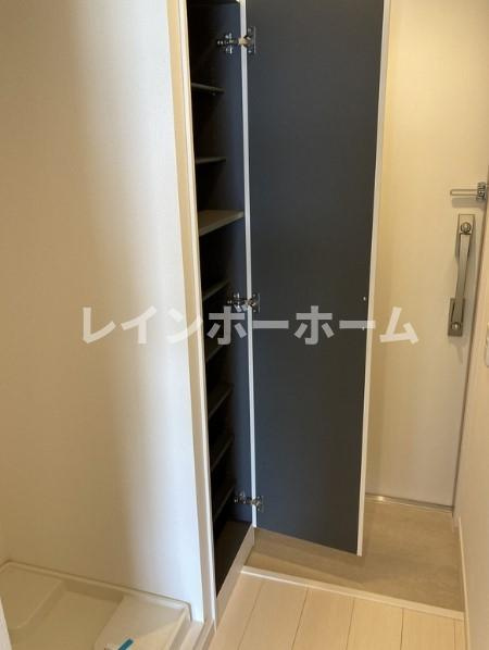 リブリ・大宮土呂の玄関