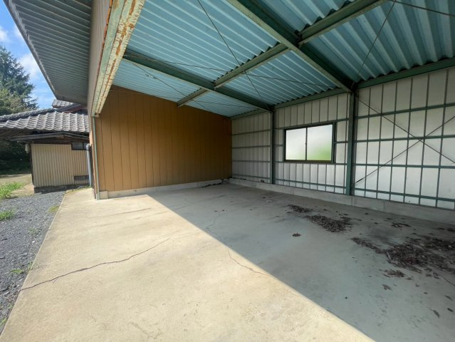 筑西市小栗　中古戸建の駐車場