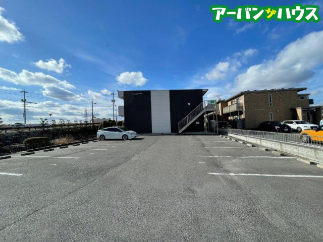 リバーサイド平井の駐車場