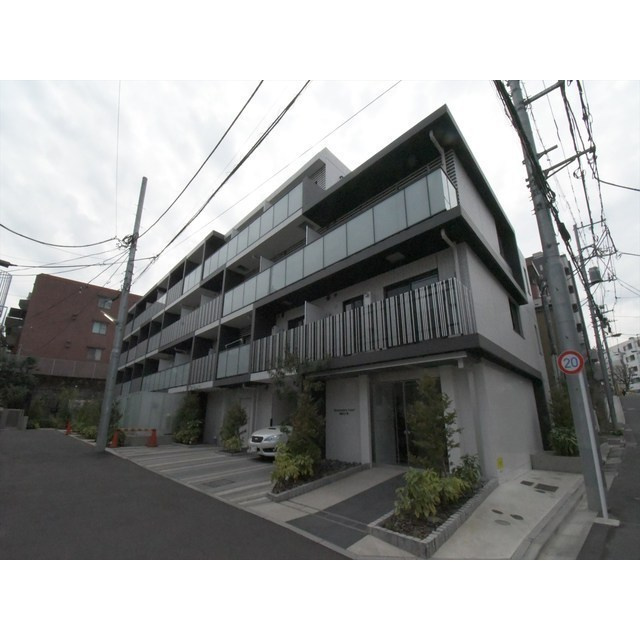 ルネサンスコート新宿余丁町の外観