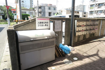 敷地内ゴミ置場