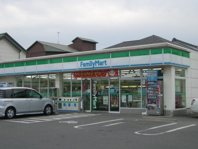 テラローザの周辺|ファミリーマート港福田店まで425ｍ