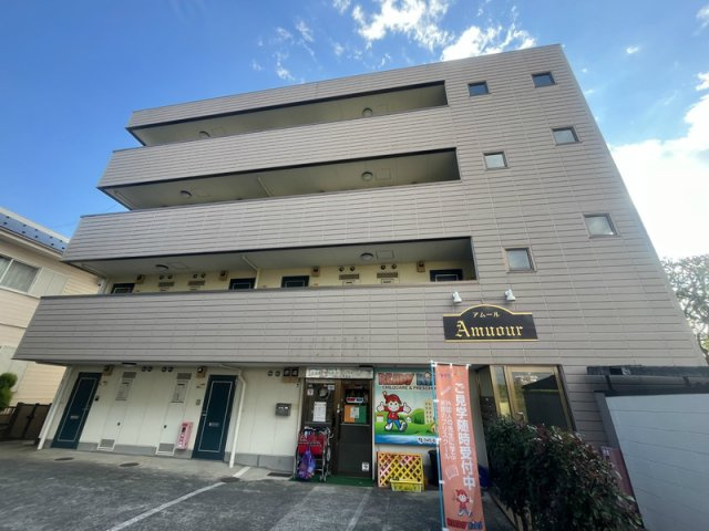 マンションアムールの外観