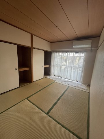 メゾン本庄の居間・リビング