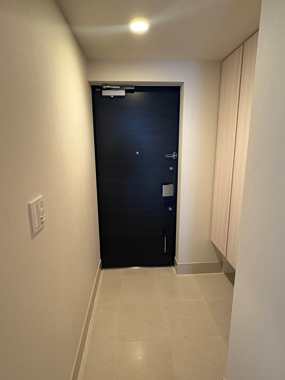 プレミスト佃二丁目の玄関