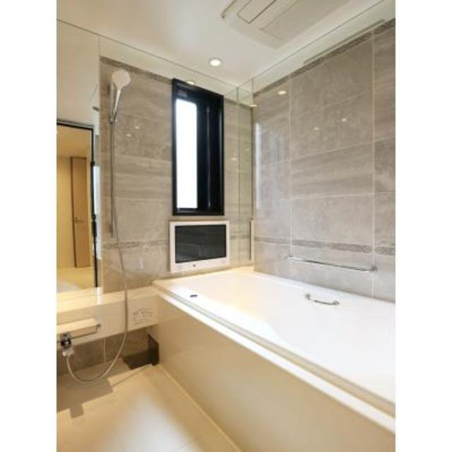 ＴＨＥ　ＩＭＰＲＥＳＴ　ＴＡＫＡＮＡＷＡの浴室|※写真は同タイプ住戸です。