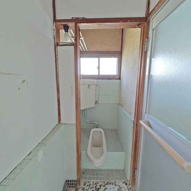 岐阜市西鶉５丁目の一戸建てのトイレ