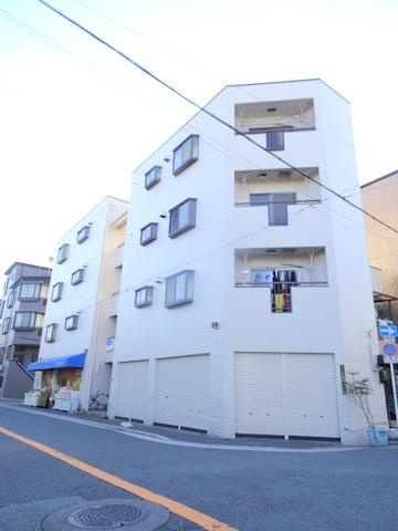 ファーストマンションの外観