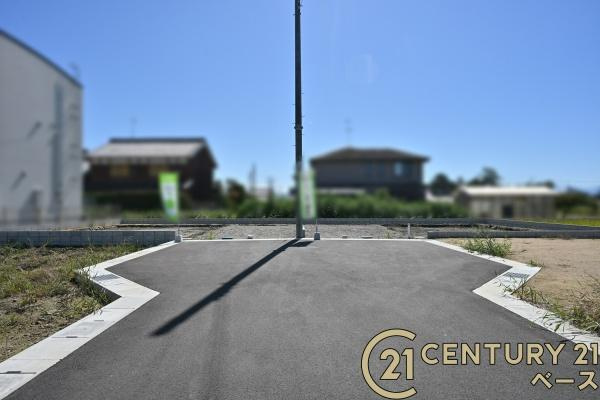 リーブルガーデン丹波市町 ３号棟 ／新築一戸建の前面道路含む現地写真