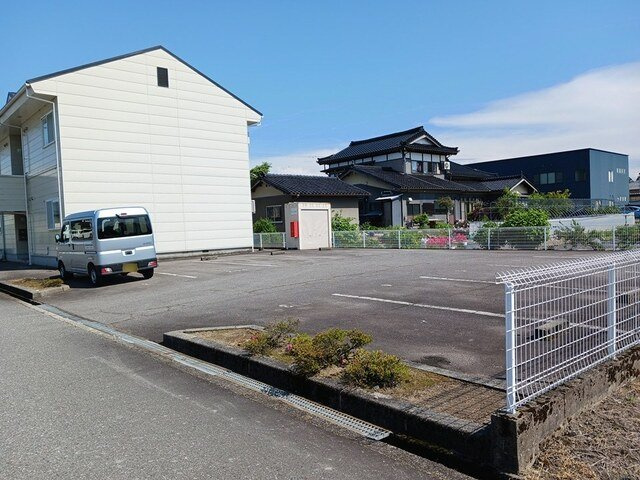 カーサ・クレールの駐車場