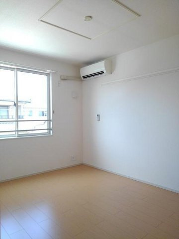 富山市婦中町下轡田のアパートの内装