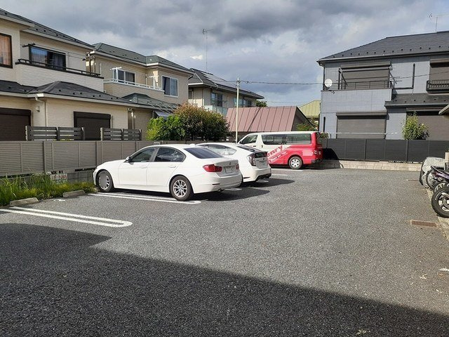 カーサキアーラの駐車場