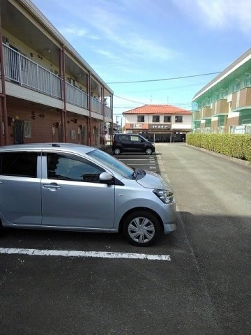コーポあづまⅢの駐車場