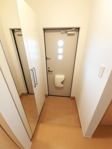 ネオアビテＣの玄関
