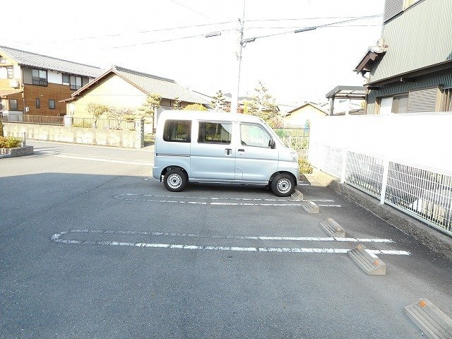 モデルノ・デーアＡの駐車場