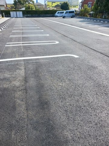 ハリーズコートＣの駐車場