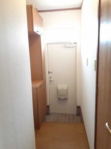 ガーデンヒルズ三咲の玄関