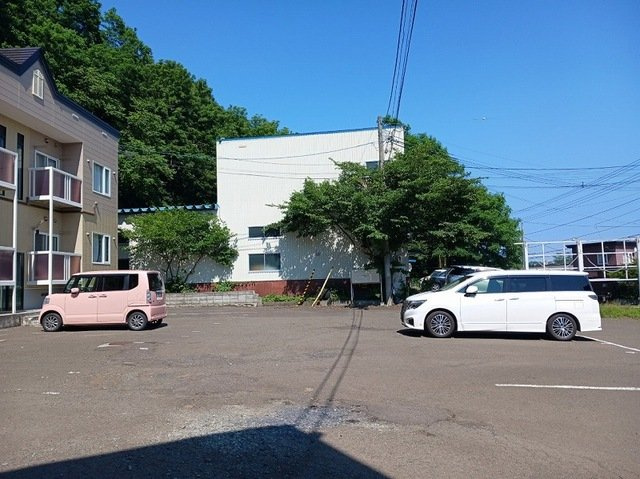 リーフガーデン藻岩Ⅱの駐車場