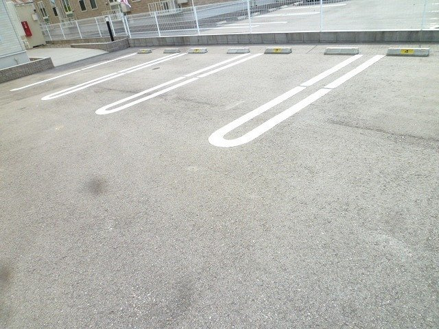 コンフォートⅤの駐車場