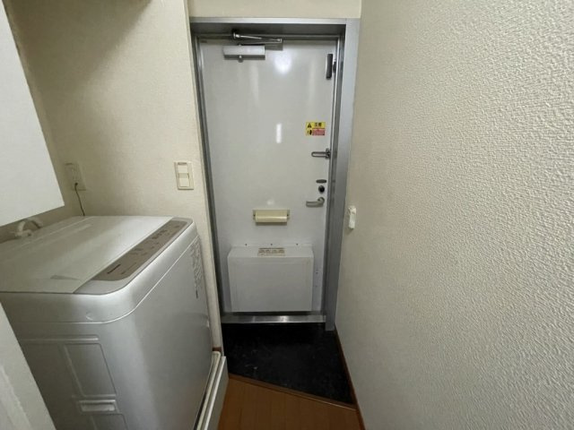 レオパレスＮＡＧＡＫＵＲＡの玄関