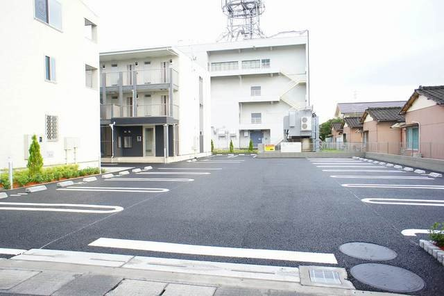 ＢＬＥＳＳ三郷　Ｂ棟の駐車場