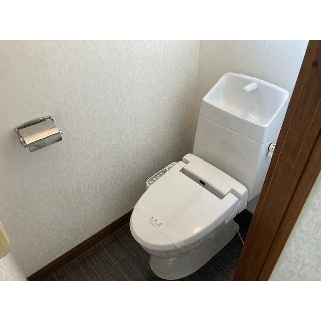 リブレス外川戸建のトイレ
