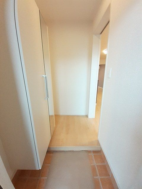 クラール壬生川駅西Ｃの玄関