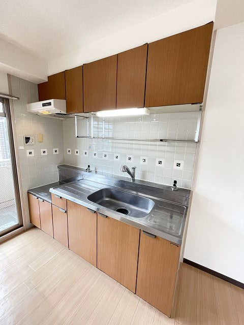 尼崎市常光寺１丁目の賃貸マンションのキッチン
